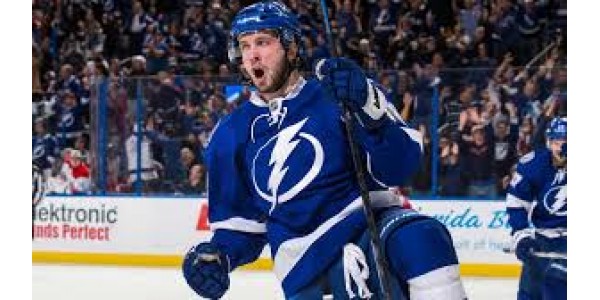 Kucherov tecknar ett 8-årigt kontrakt med Lightning